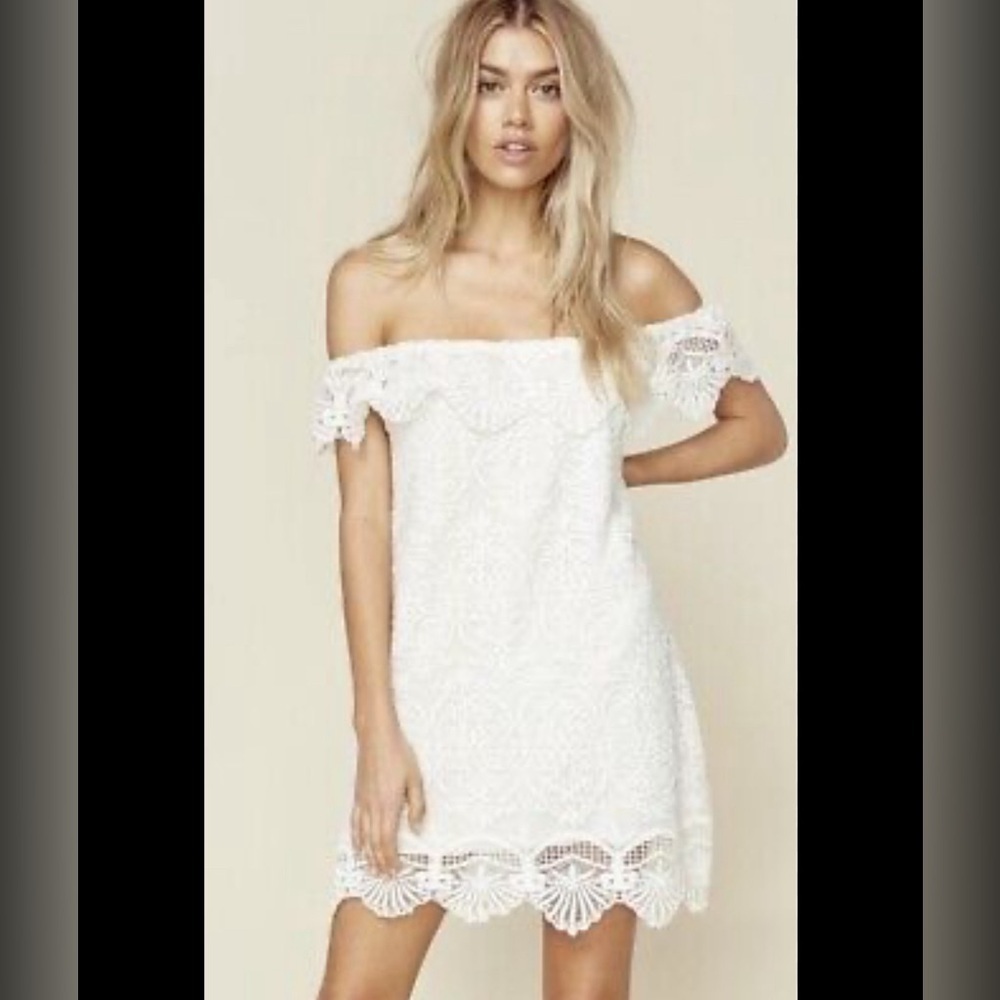 Sz 2 (S/M) Nightcap White Lace USA off the Shoulder open back mini Dress Soft!